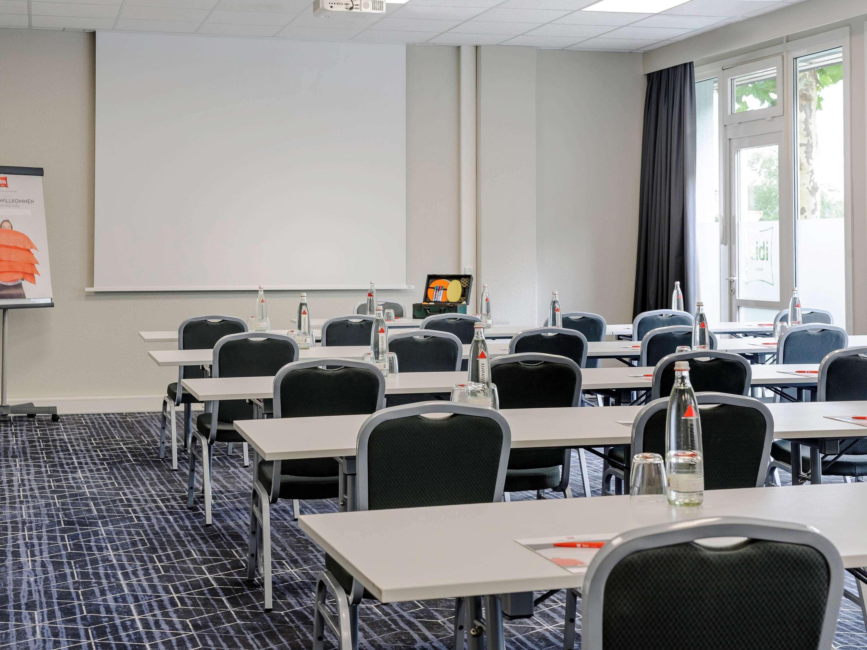 Ibis Hotel Frankfurt Messe West Frankfurt am Main Bagian luar foto