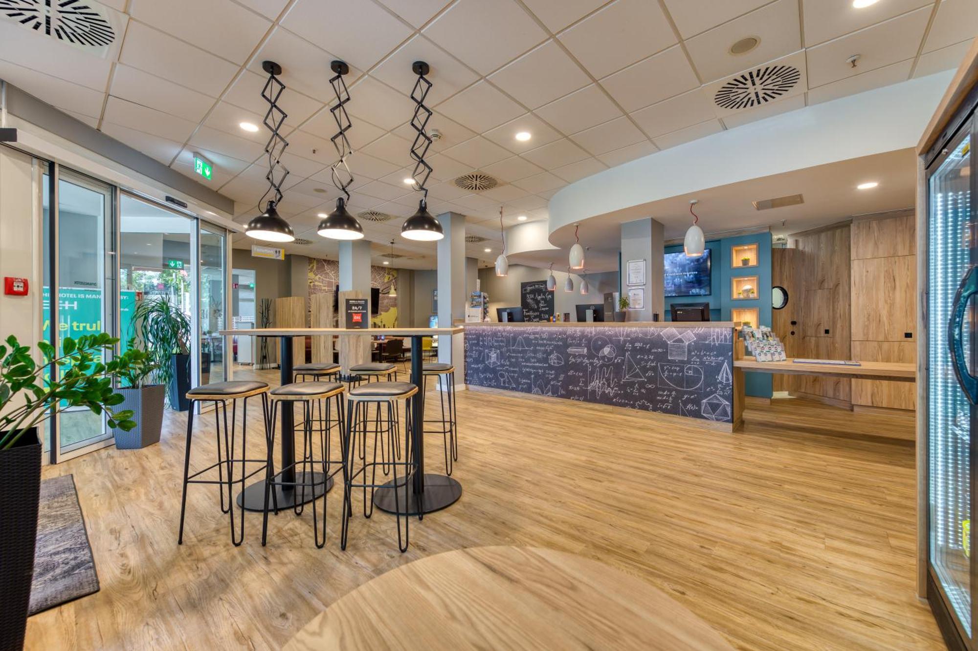 Ibis Hotel Frankfurt Messe West Frankfurt am Main Bagian luar foto