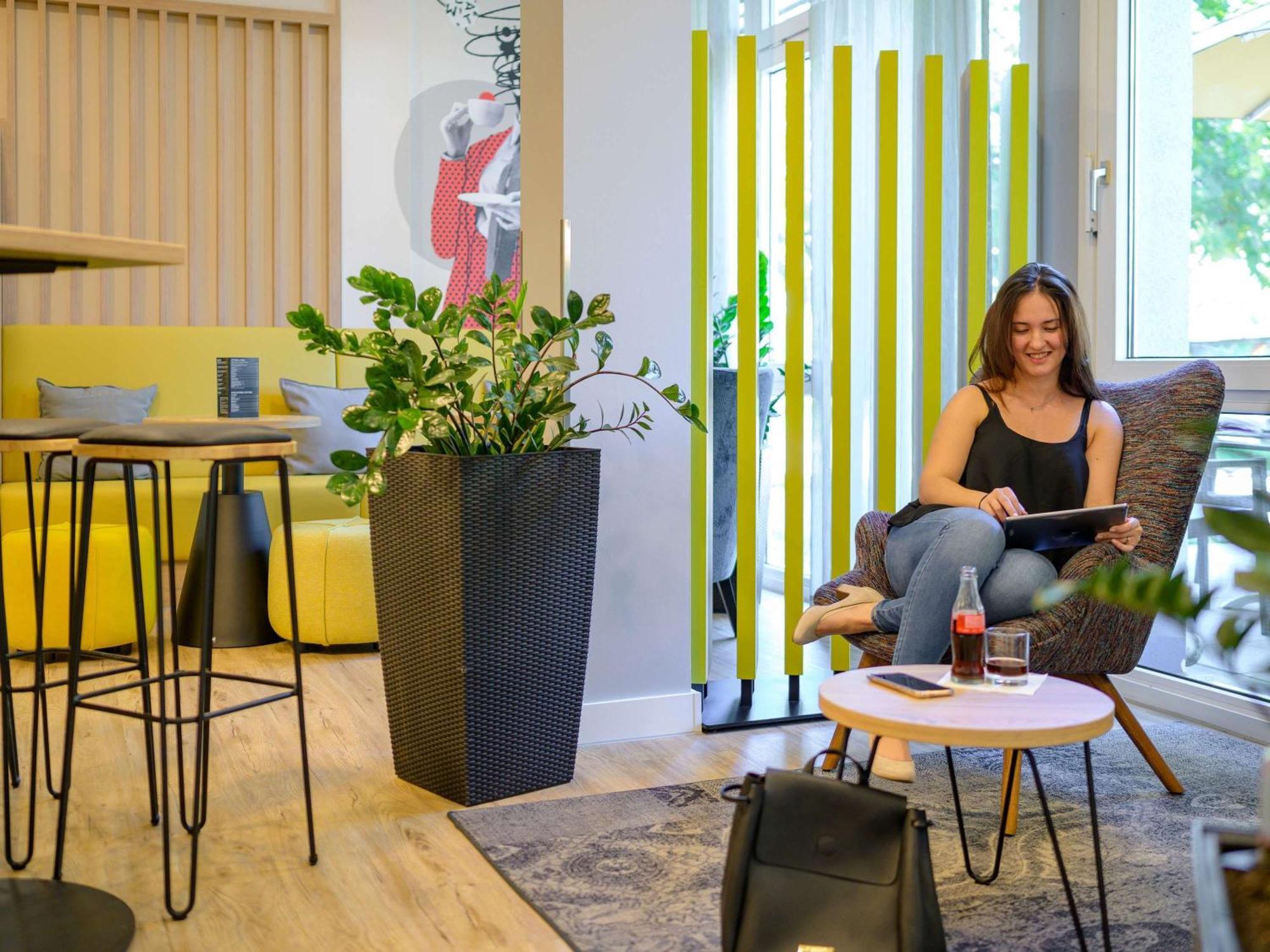 Ibis Hotel Frankfurt Messe West Frankfurt am Main Bagian luar foto