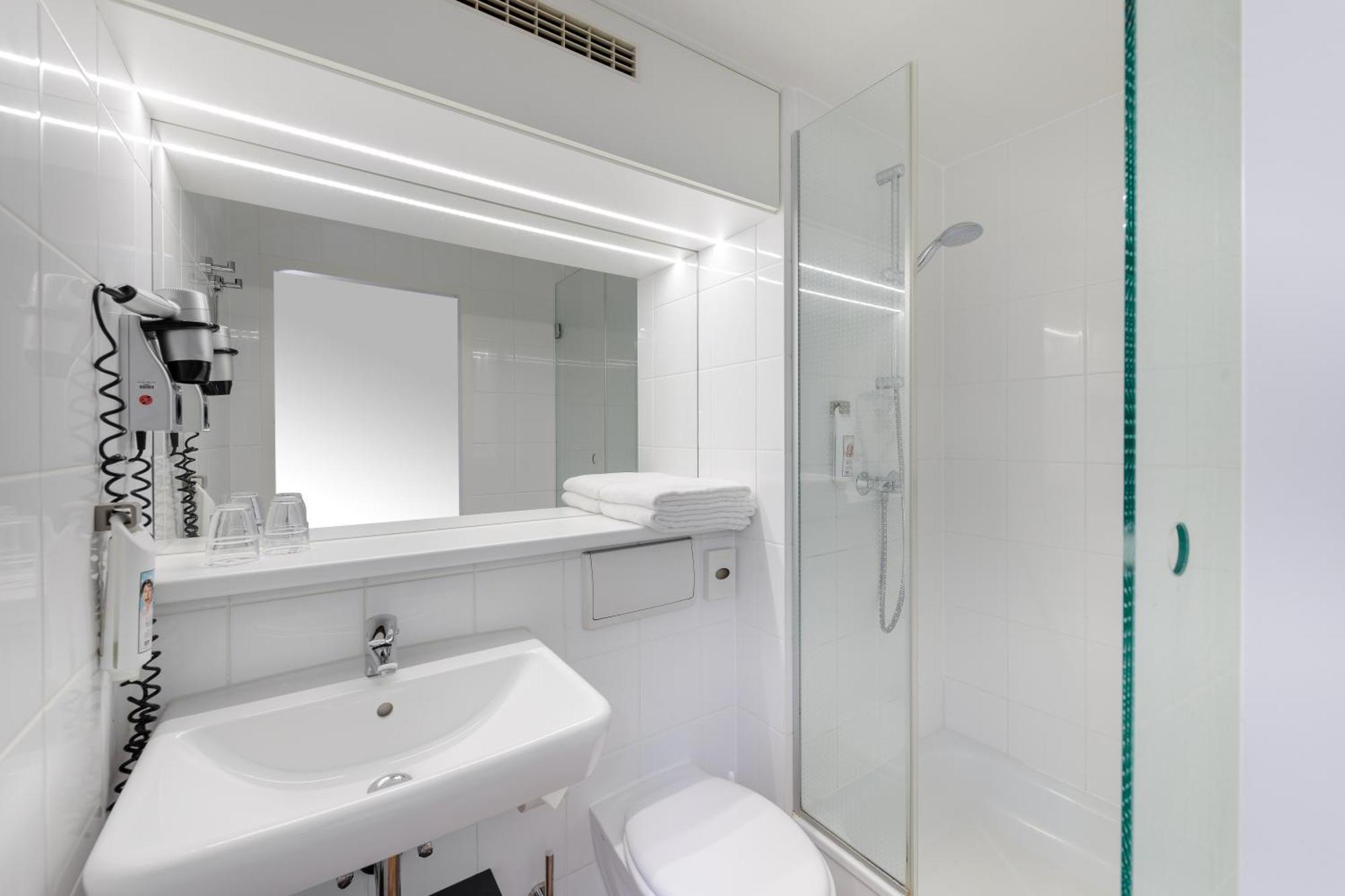 Ibis Hotel Frankfurt Messe West Frankfurt am Main Bagian luar foto